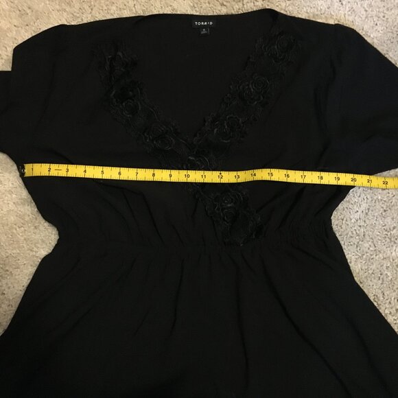Torrid Lacy V-Neck Gothic Babydoll Blouse - Picture 13 of 16